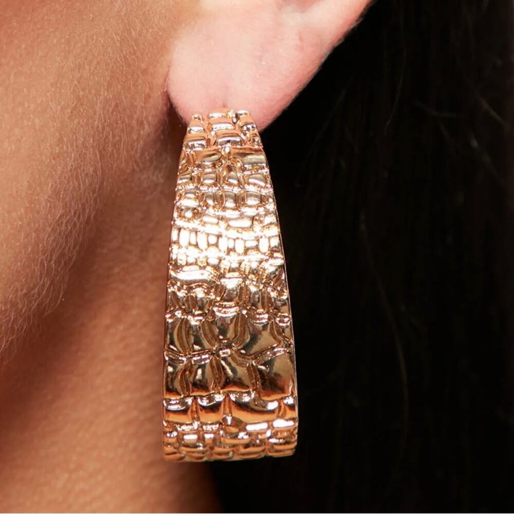FASHION NOVA Gold Textured Hoop Earrings Golden Hour Glow NWT